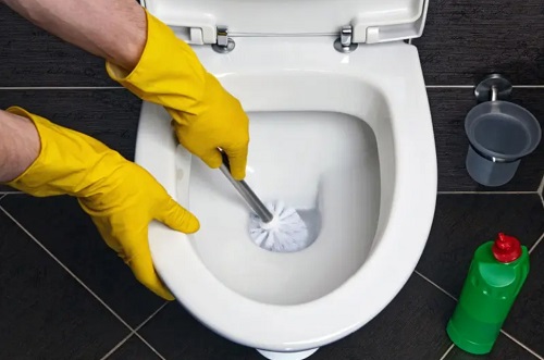 How to Clean Toilet Bowl Stains with Household Items